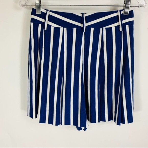 Alice + Olivia Blue Oasis Stripe Shorts NWT Sz 2 - Picture 2 of 6